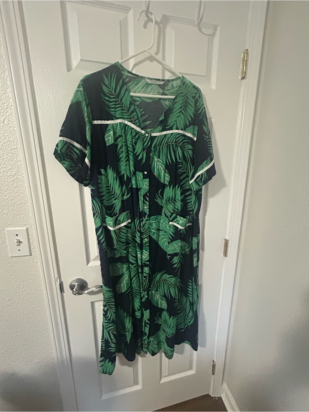 Green Tropical Leaf Maxi Dress - Button Front, Short Sleeve